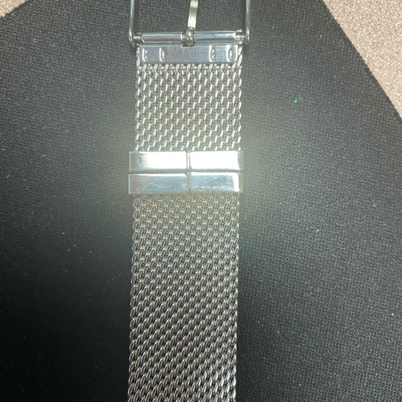Men’s Izod Silver Mesh Bracelet Watch IZO599BU - Picture 5 of 8